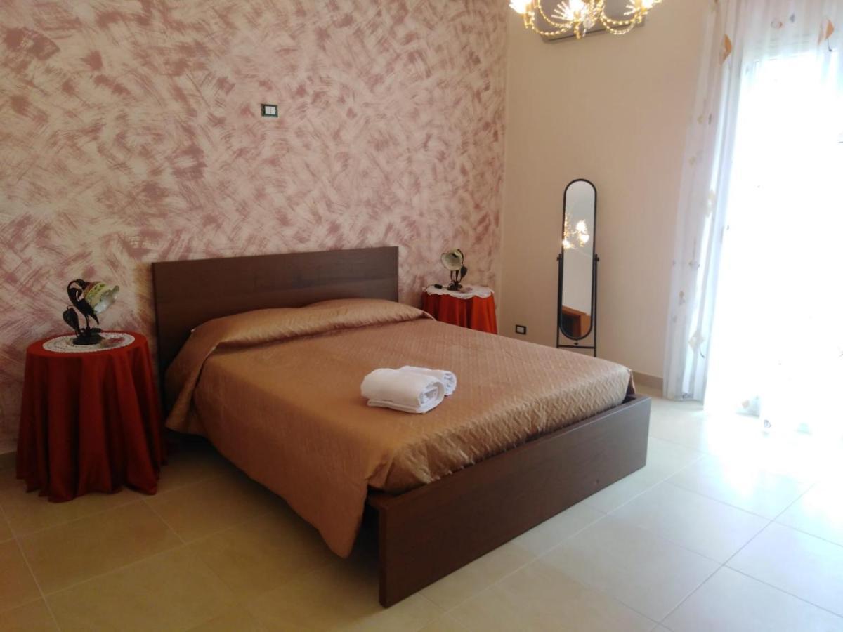 Mamma Loretta' House Hotel Бианкавила Екстериор снимка