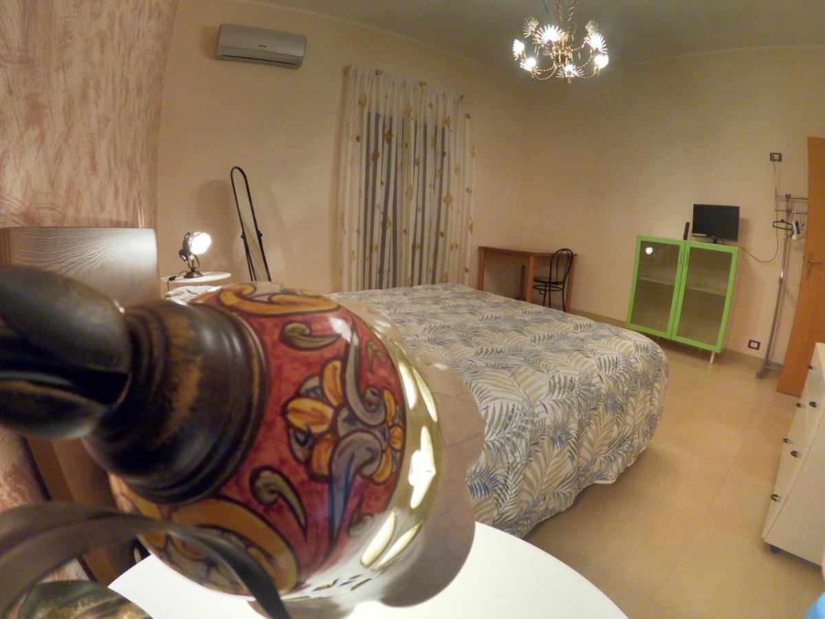 Mamma Loretta' House Hotel Бианкавила Екстериор снимка