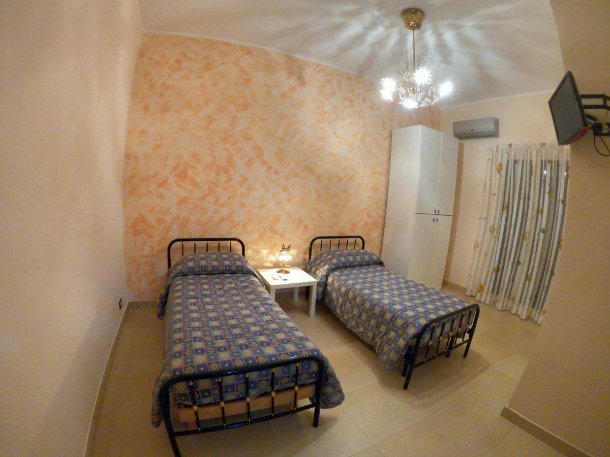 Mamma Loretta' House Hotel Бианкавила Екстериор снимка